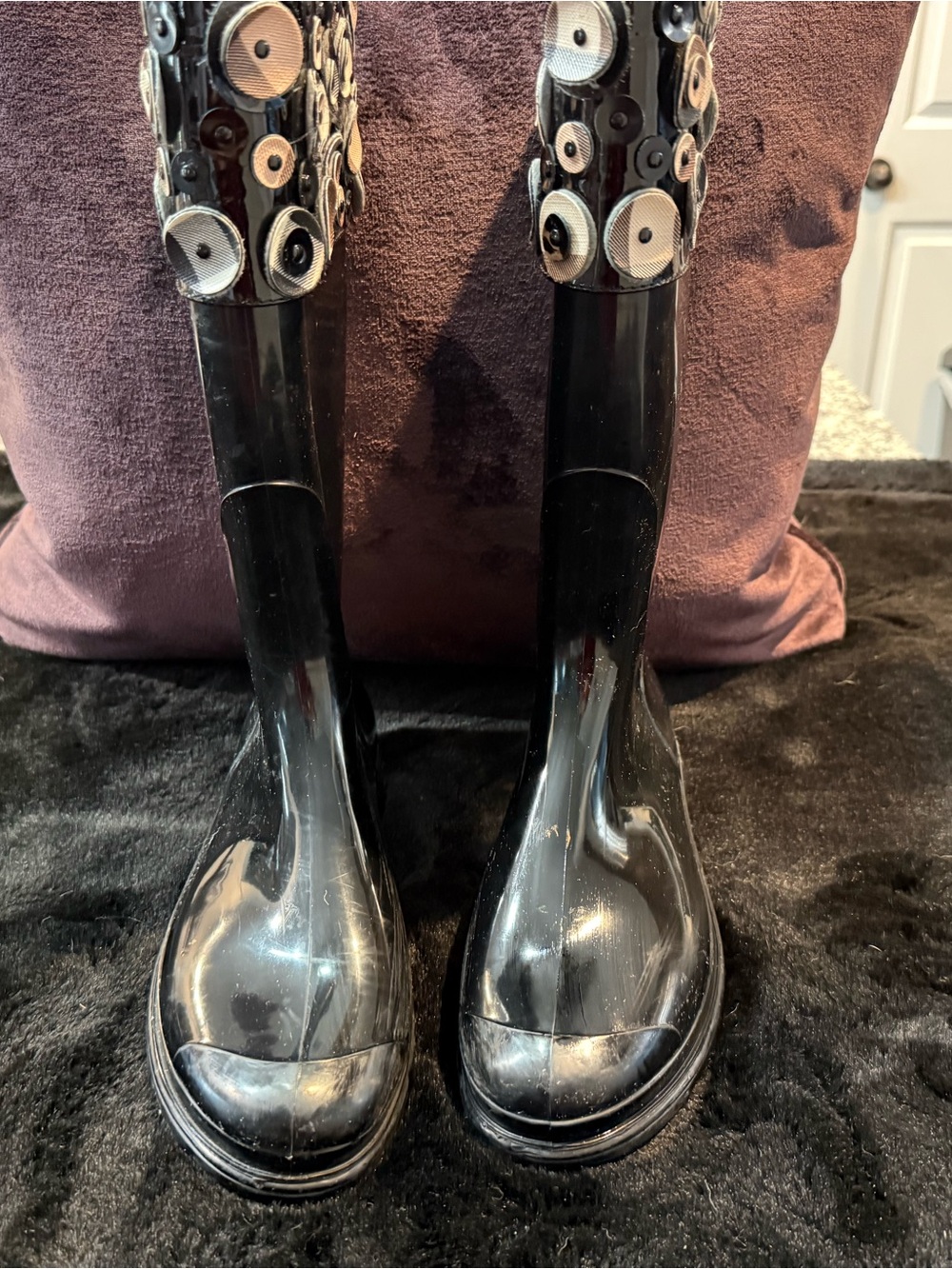 2 pair of Burberry rain boots for this price - Picture 6 of 11